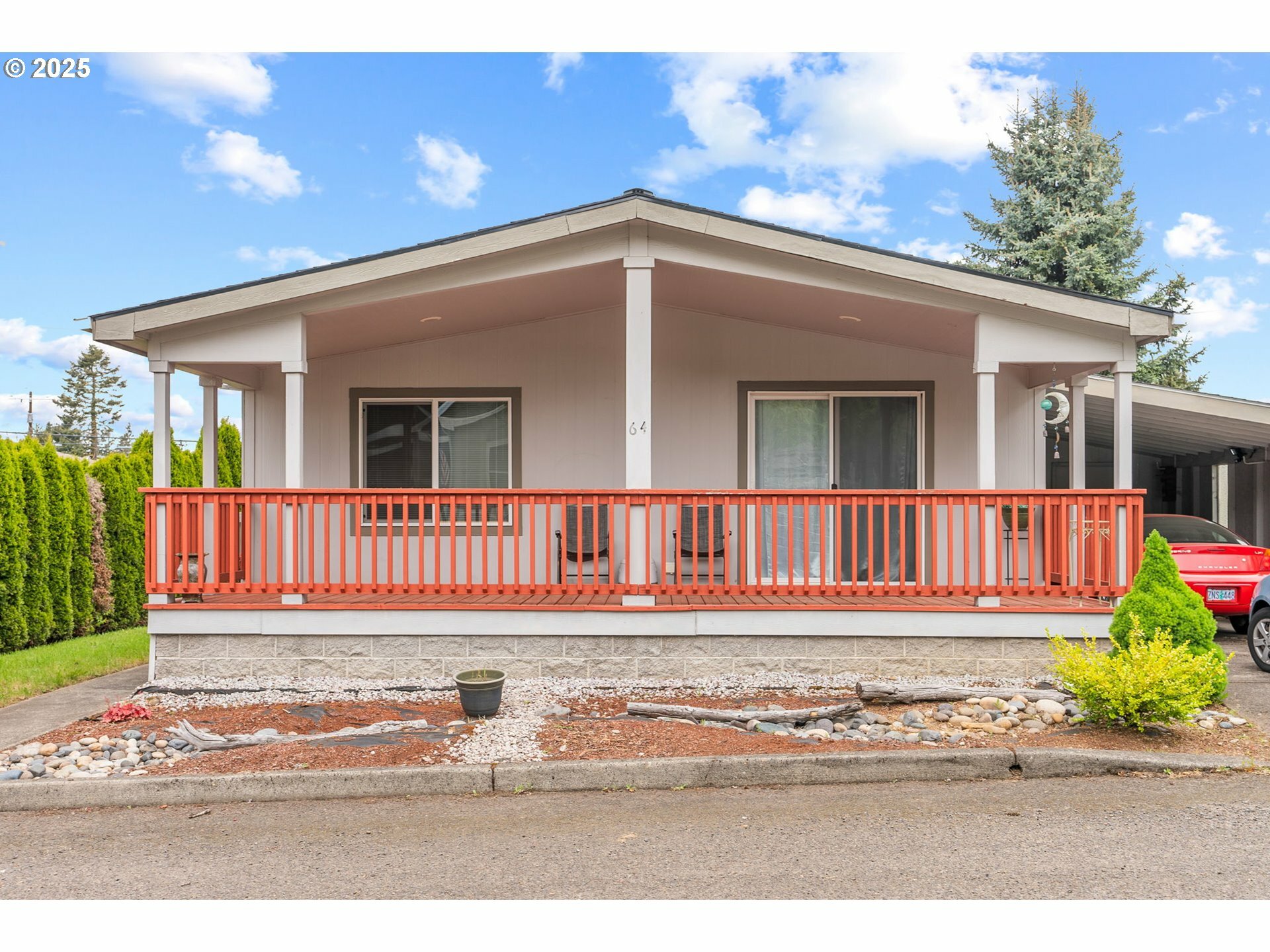 Property Photo: 3930 SE 162nd Ave OR 97236