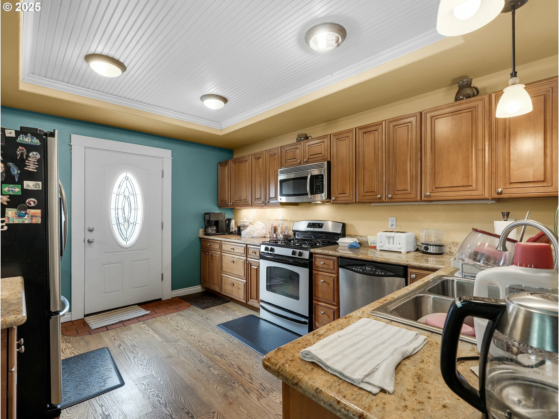 Property Photo: 825 SE Skipanon Ct OR 97146
