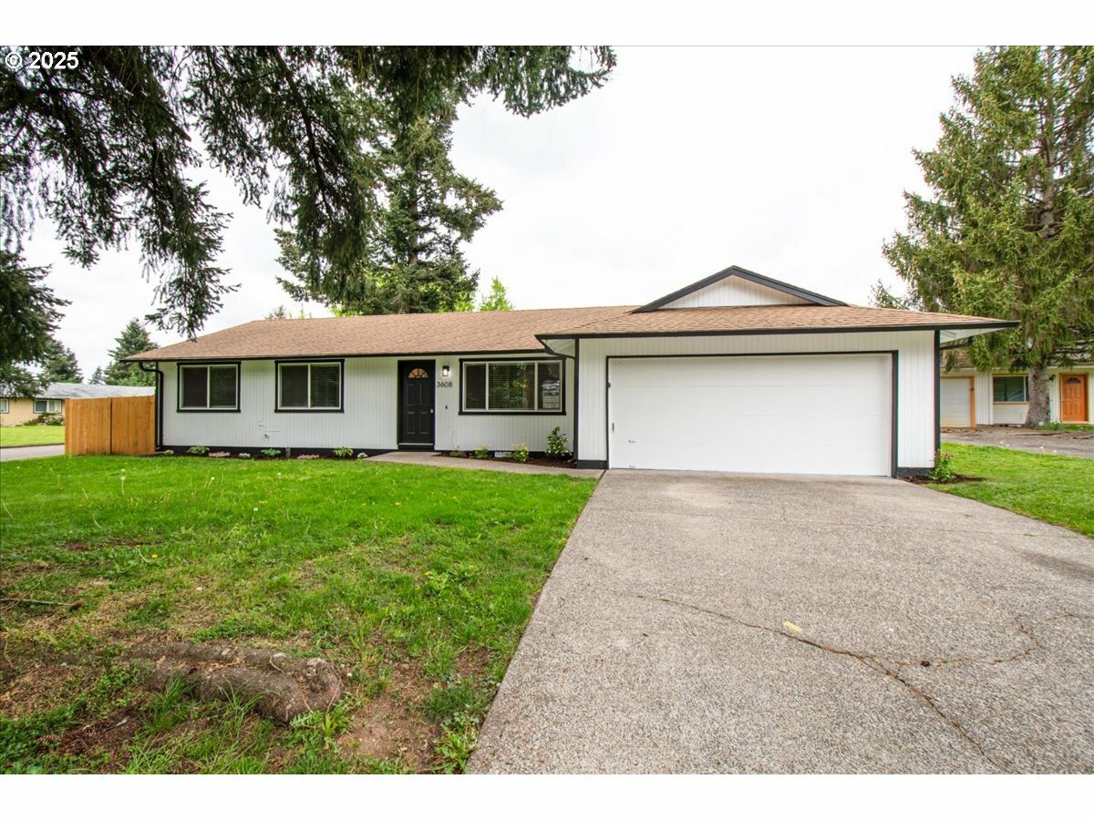 Property Photo: 3608 NE 135th Ave WA 98682