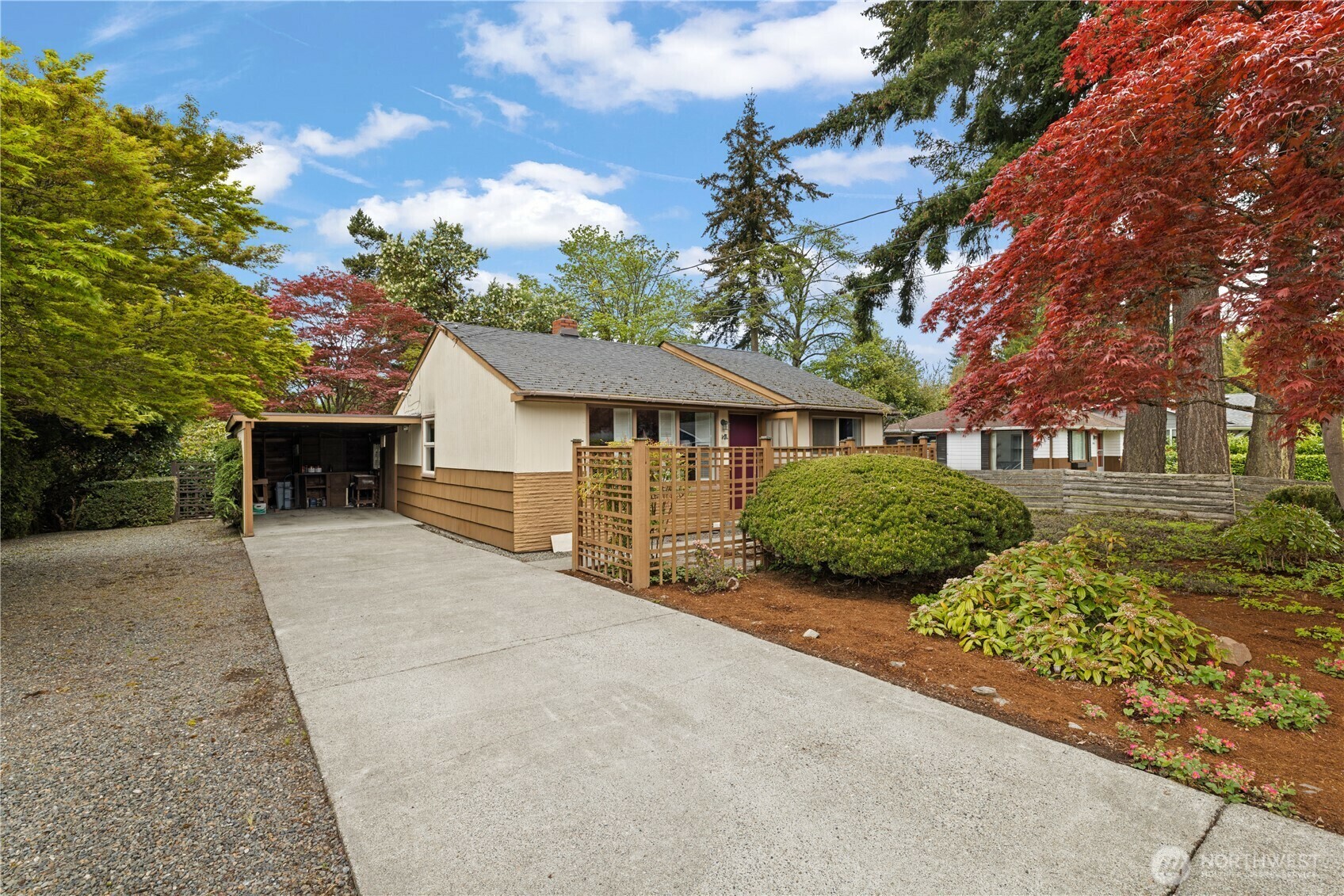 Property Photo: 18851 Ashworth Avenue N WA 98133