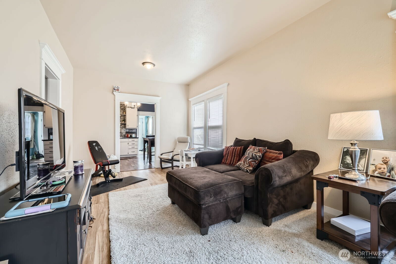 Property Photo: 2423 Highland Avenue WA 98201