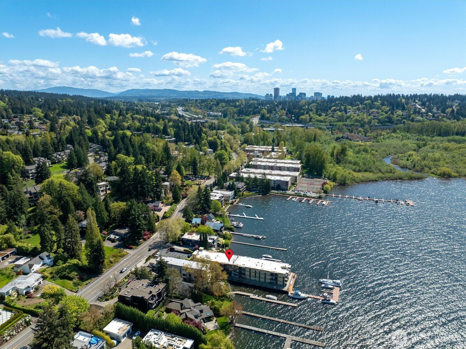 Property Photo: 4561 Lake Washington Boulevard NE 303 WA 98033