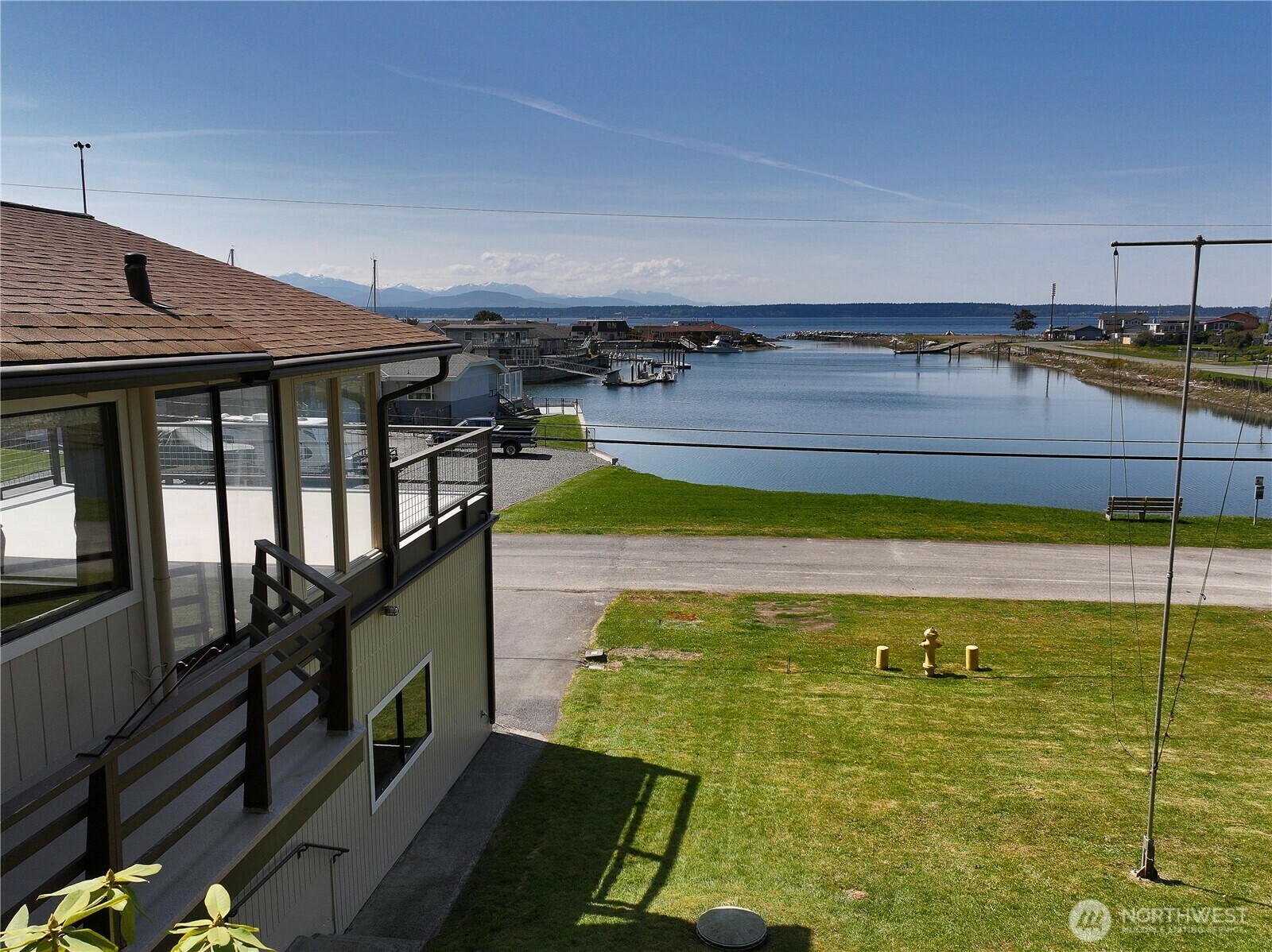 3621  Shorewood Avenue  Greenbank WA 98253 photo