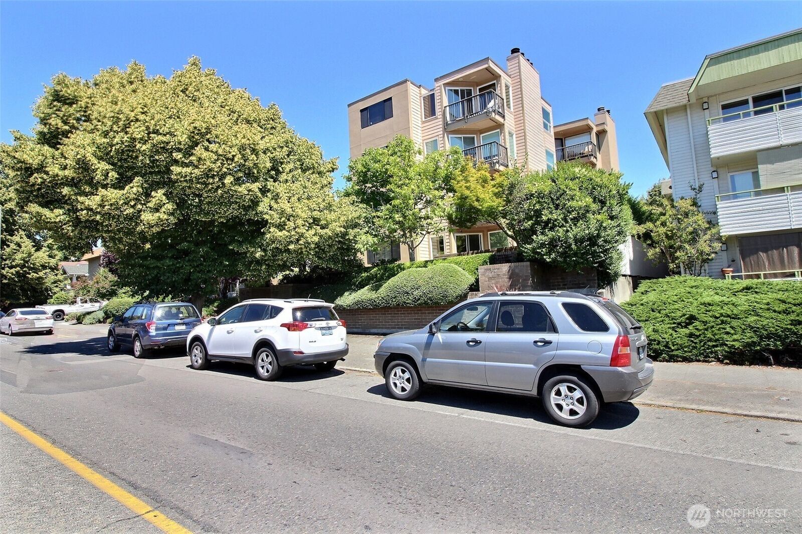 Property Photo:  5642  California Avenue SW 1  WA 98136 
