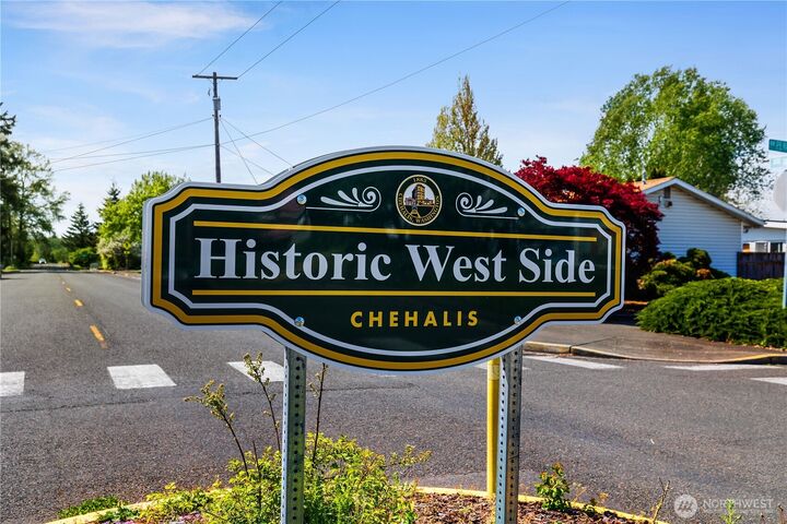 Property Photo:  437 NW Pennsylvania Avenue  WA 98532 