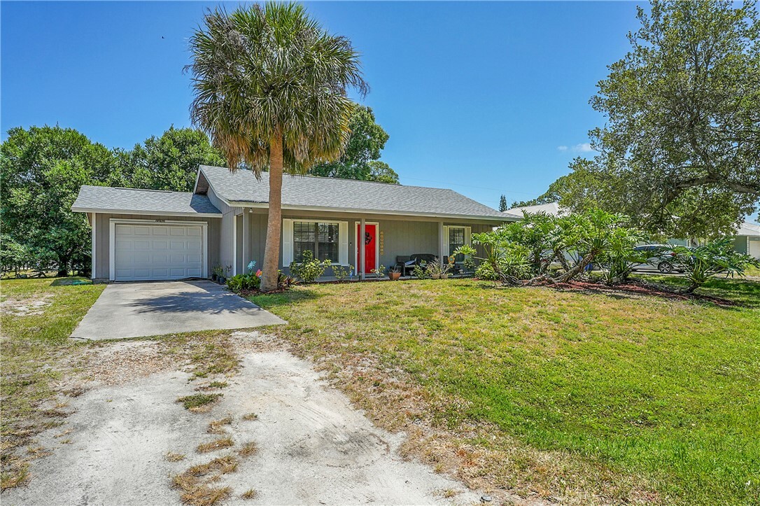 Property Photo: 1420 18th Avenue SW FL 32962