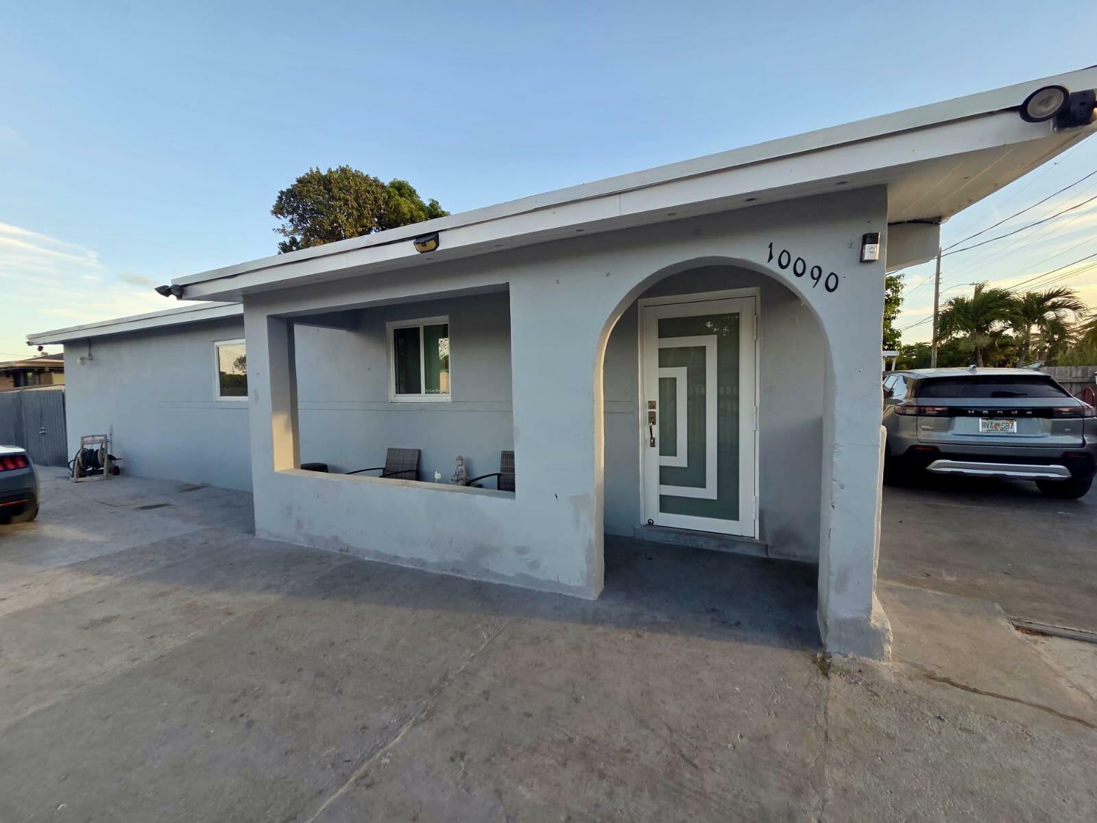 10090 W Fern Street  Miami FL 33157 photo