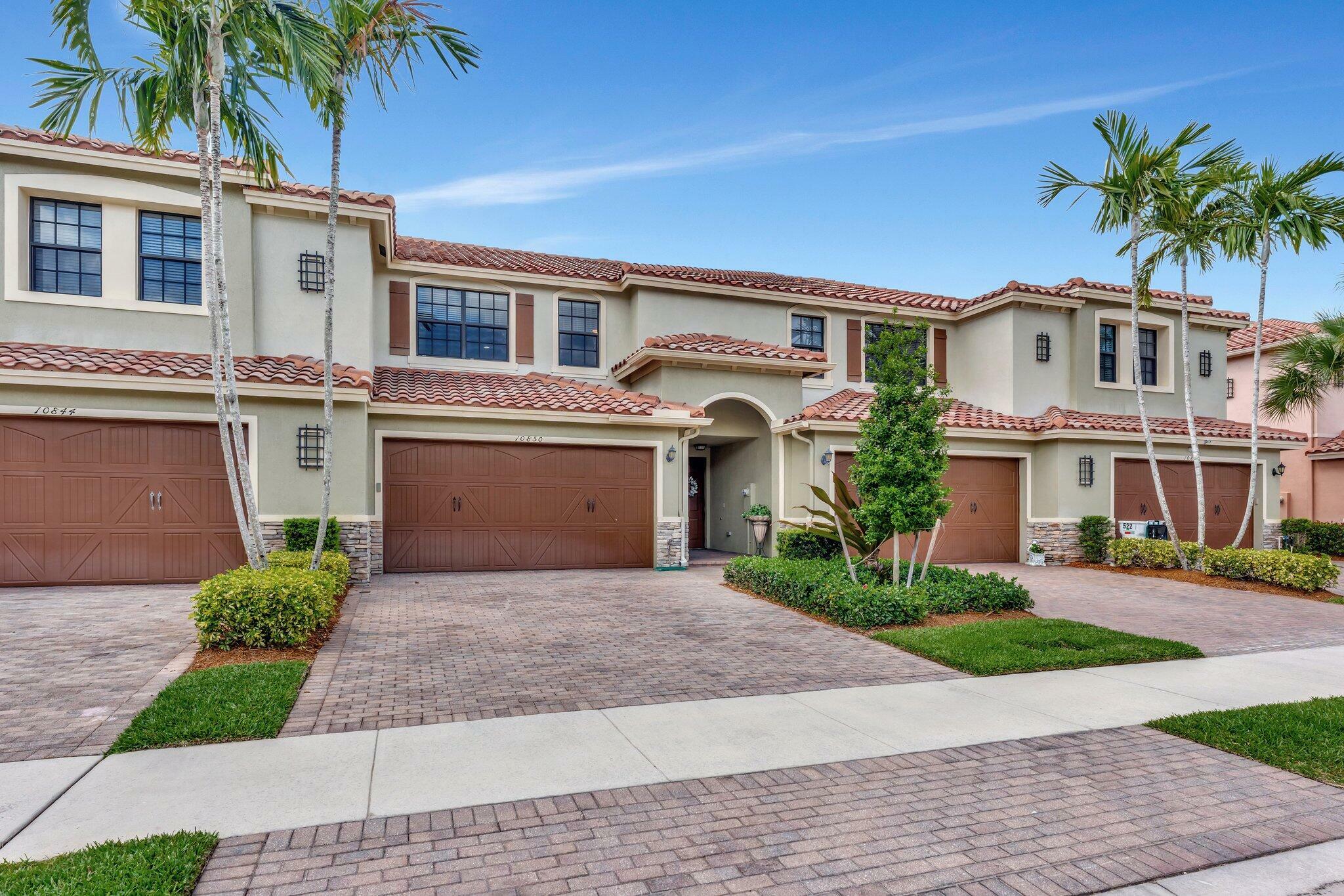Property Photo: 10850 NW 74th Drive FL 33076