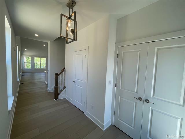 Property Photo:  5326 Trail Vista Drive  MI 48323 