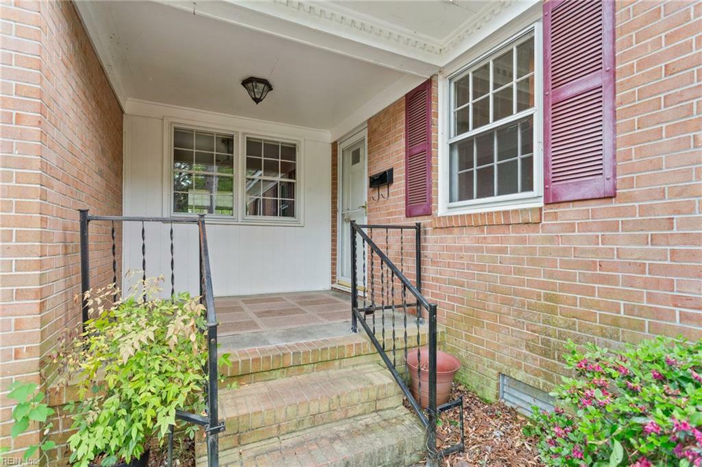 Property Photo: 98 Saint Croix Dr VA 23602