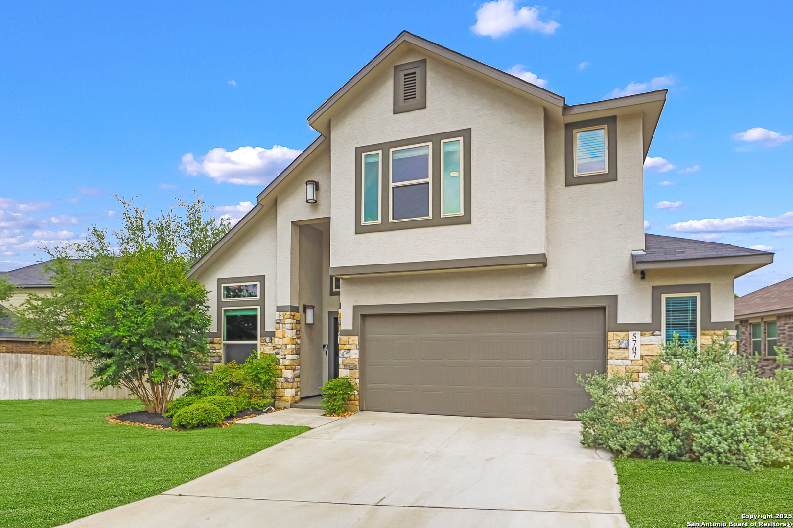 Property Photo: 5707 Pin Point TX 78266