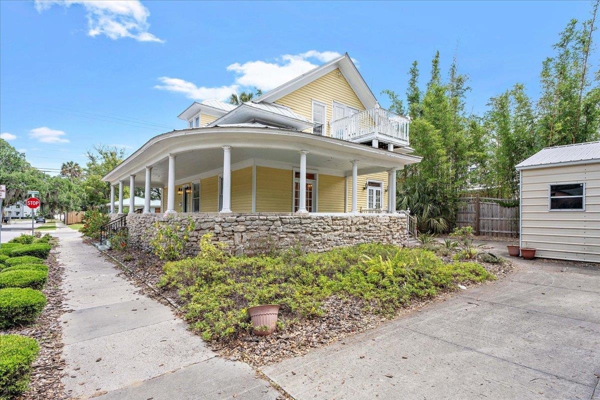 Property Photo: 223 Rainey Ave FL 32084
