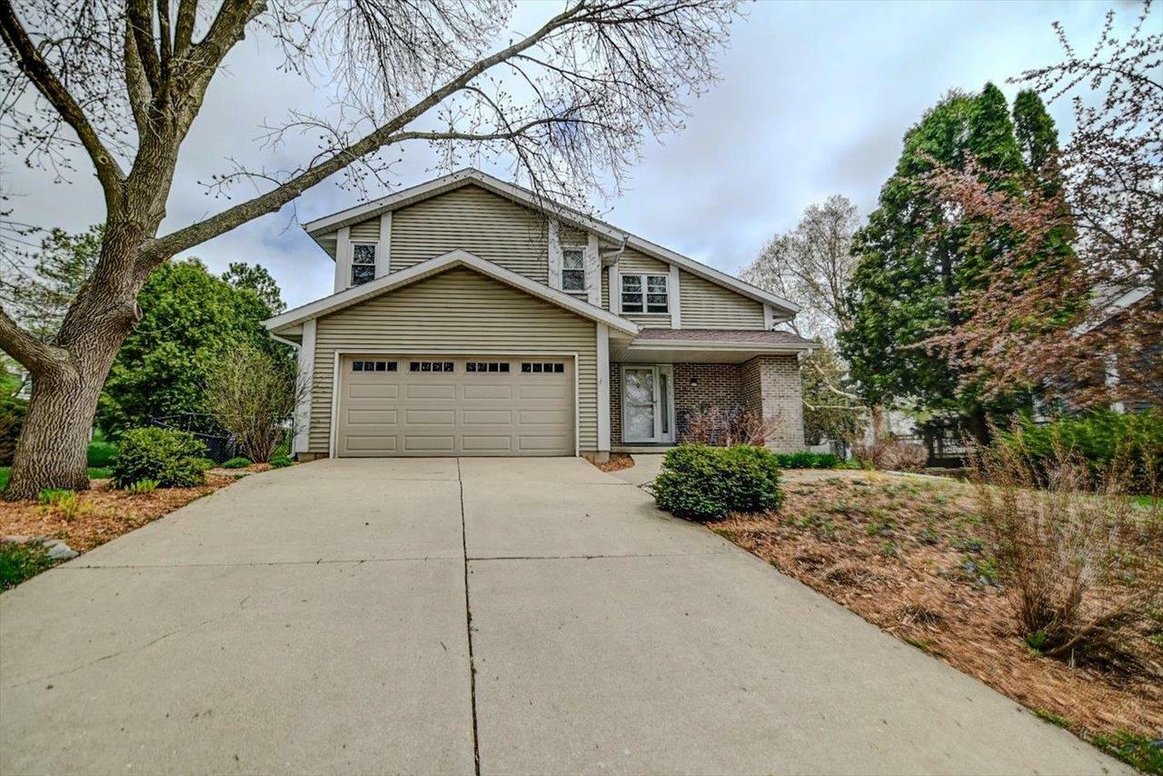 Property Photo: 9 Dorchester Circle WI 53719