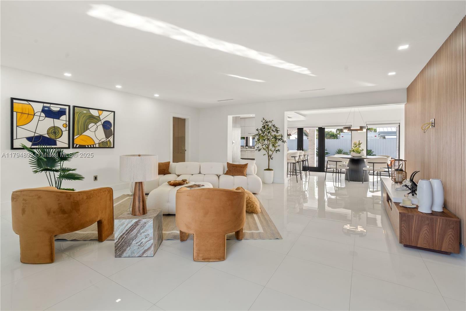 Property Photo: 2901 Village Green Dr FL 33175
