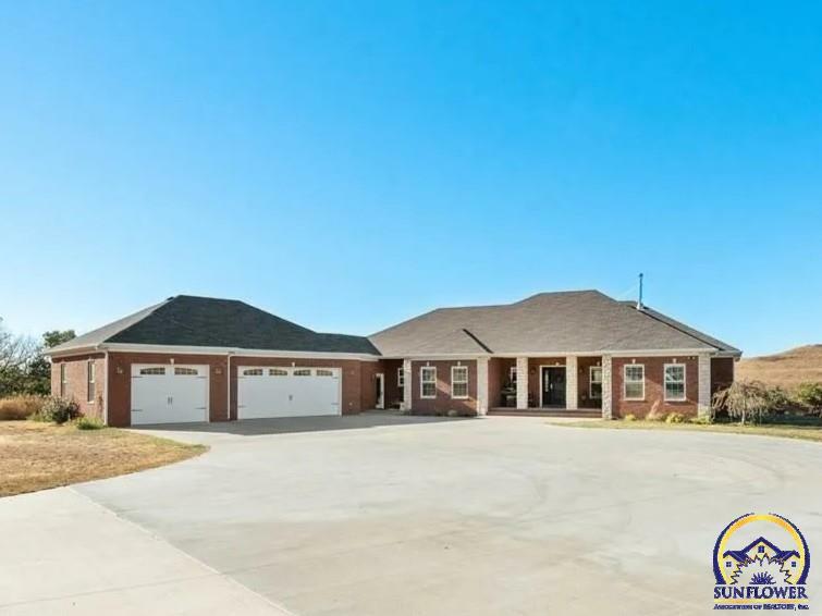 Property Photo: 5457 Taylors View Rd KS 66502-8304
