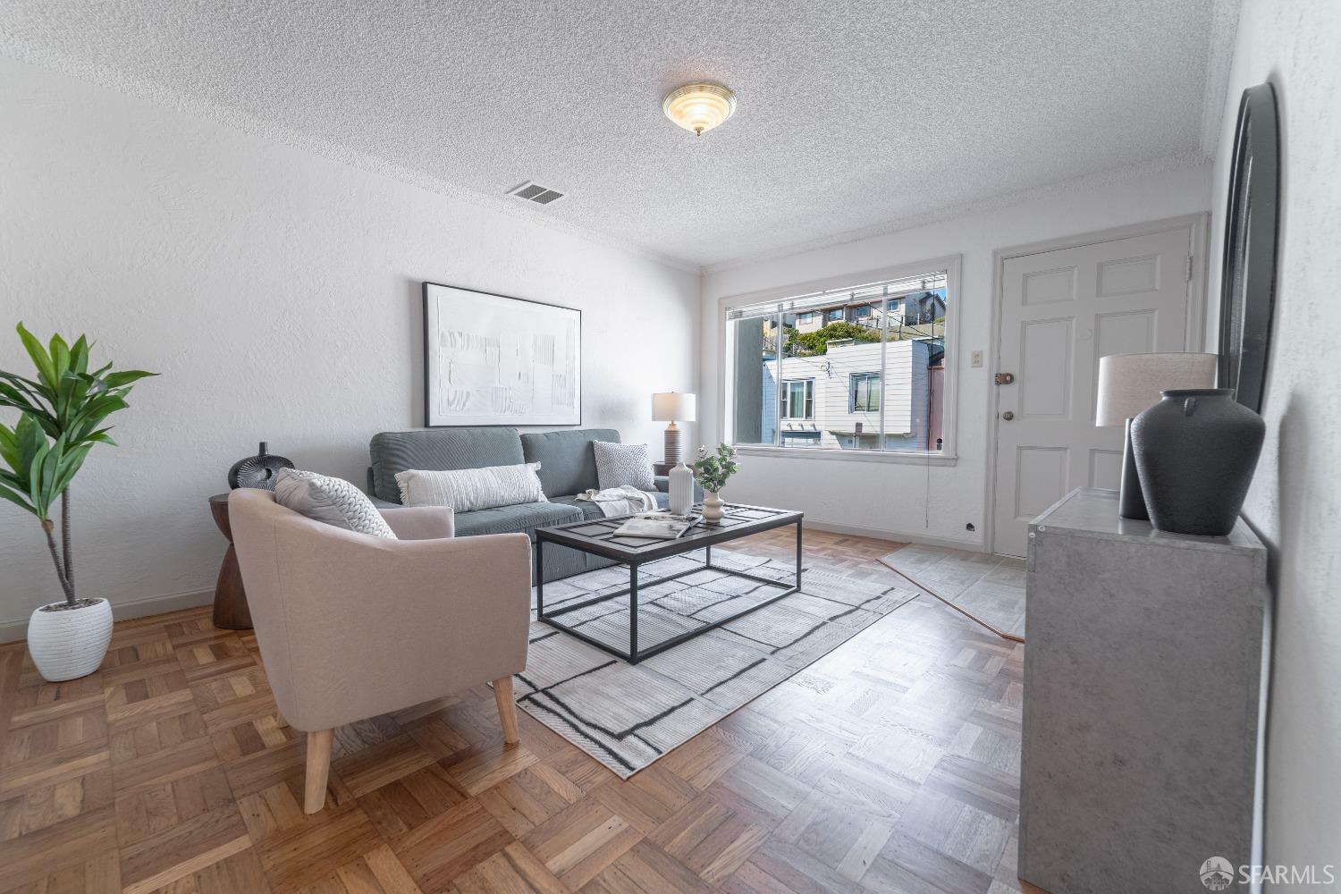 Property Photo: 262 Topeka Avenue CA 94124