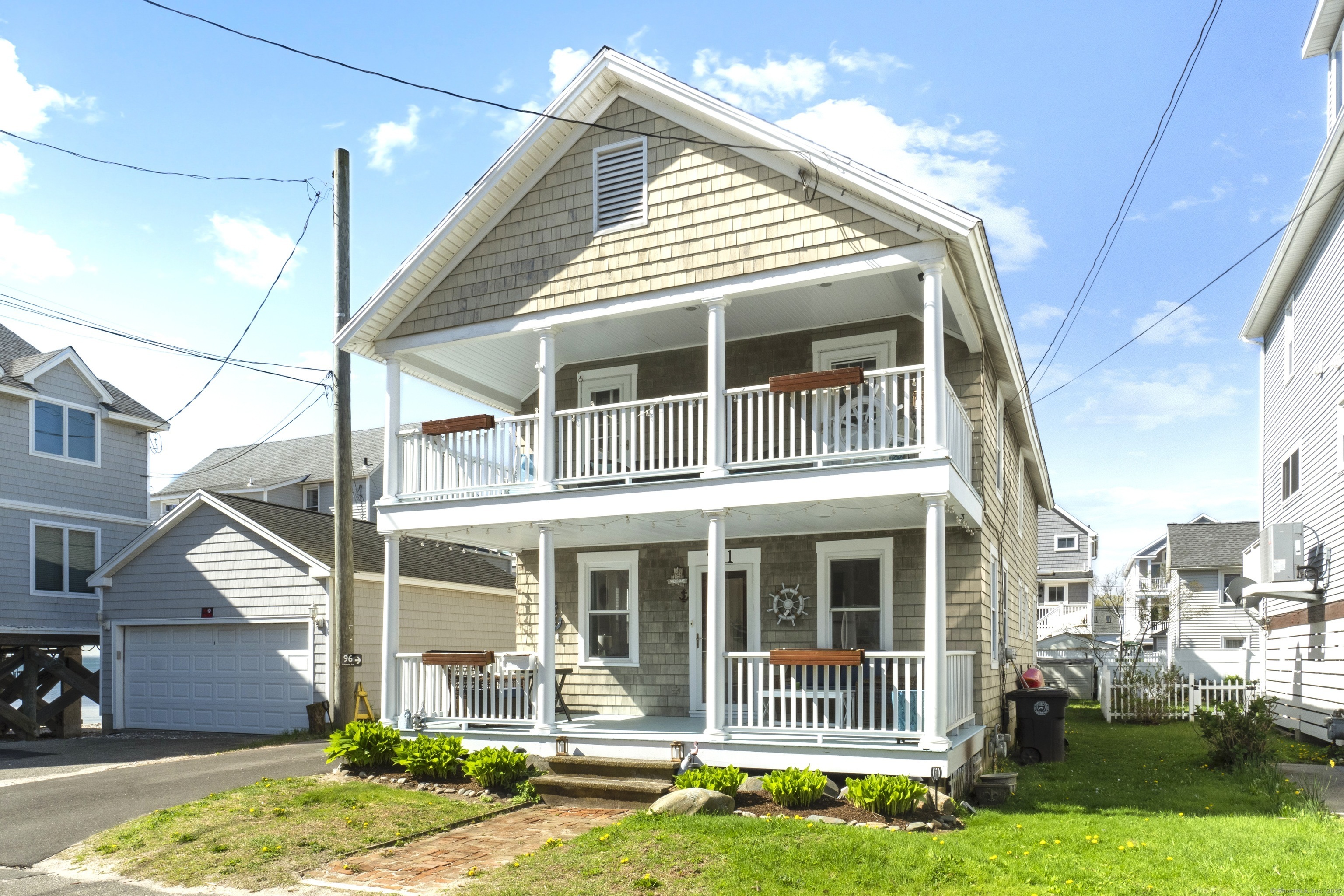 Property Photo: 11 Bridgewater Avenue CT 06460
