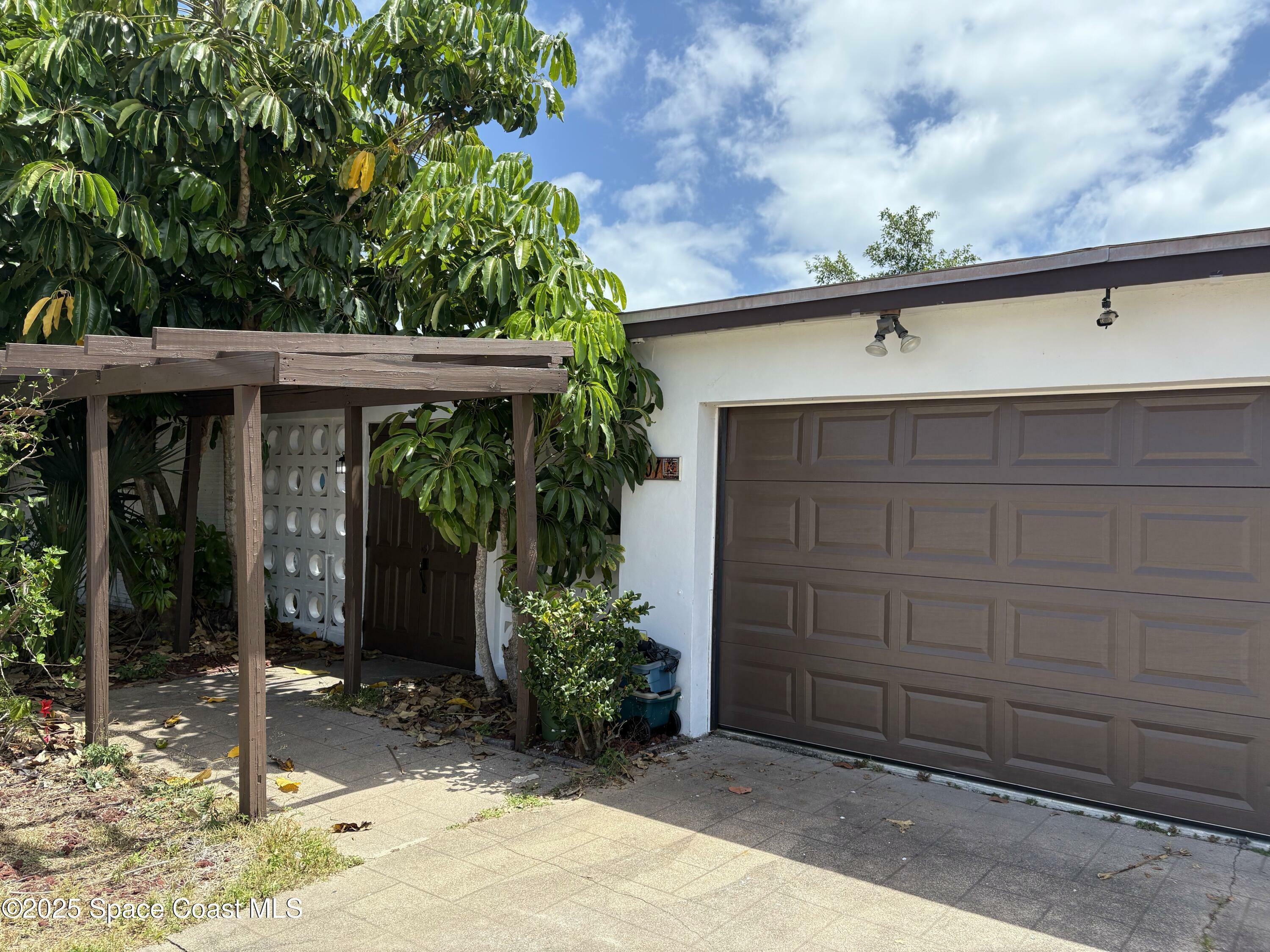 Property Photo: 107 Algonquin Terrace FL 32937