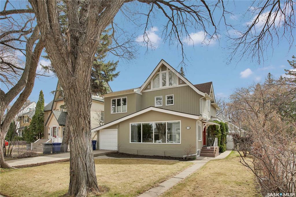 Photo de la propriété: 222 Saskatchewan Crescent W SK S7M 0A4
