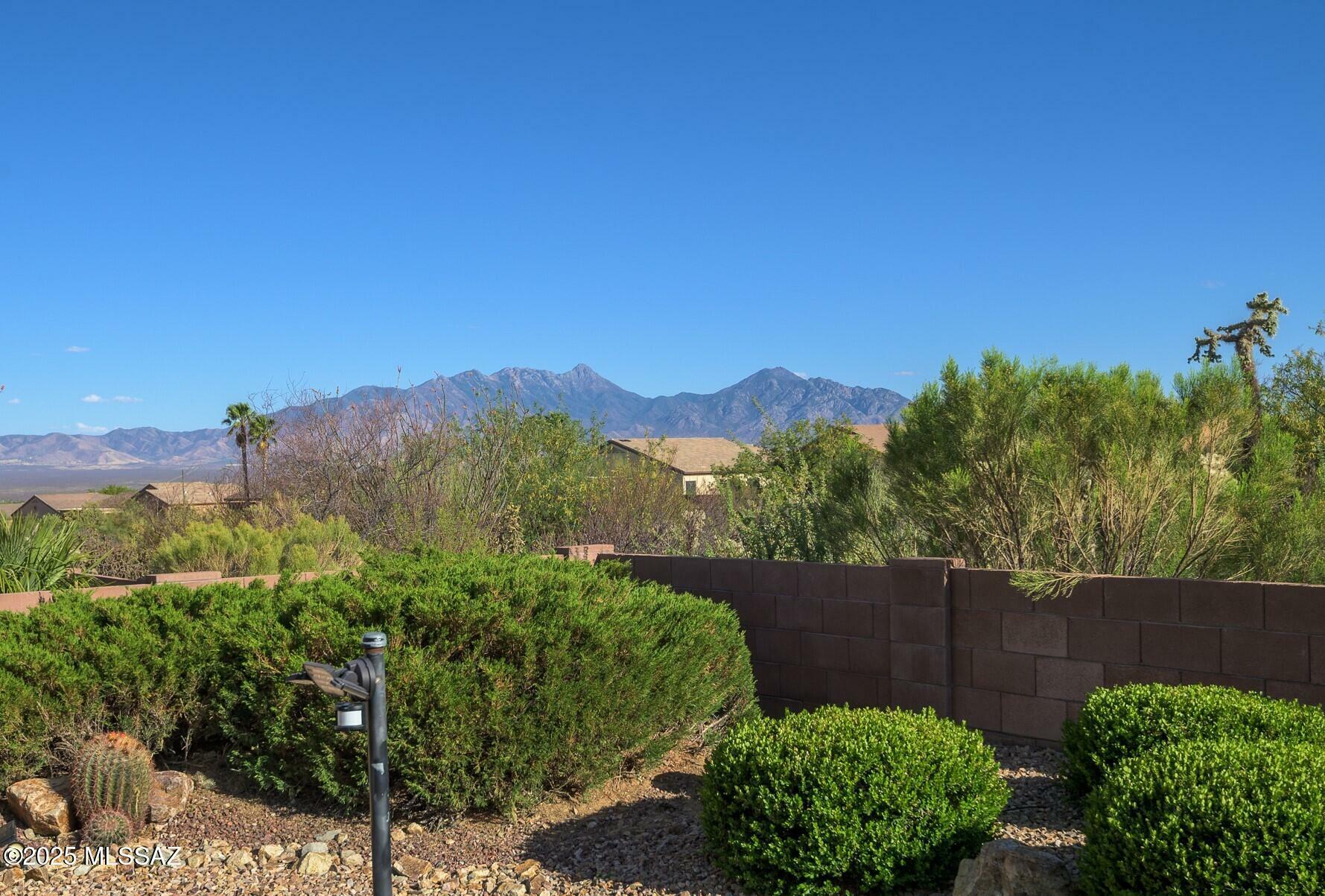 Property Photo: 1131 W Calle Artistica AZ 85614