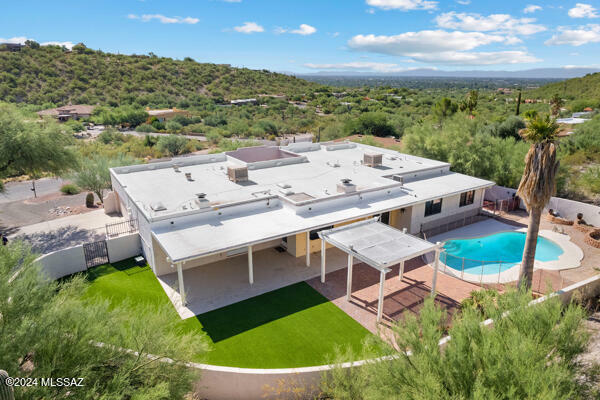 Property Photo: 4361 N Wilmot Road AZ 85750
