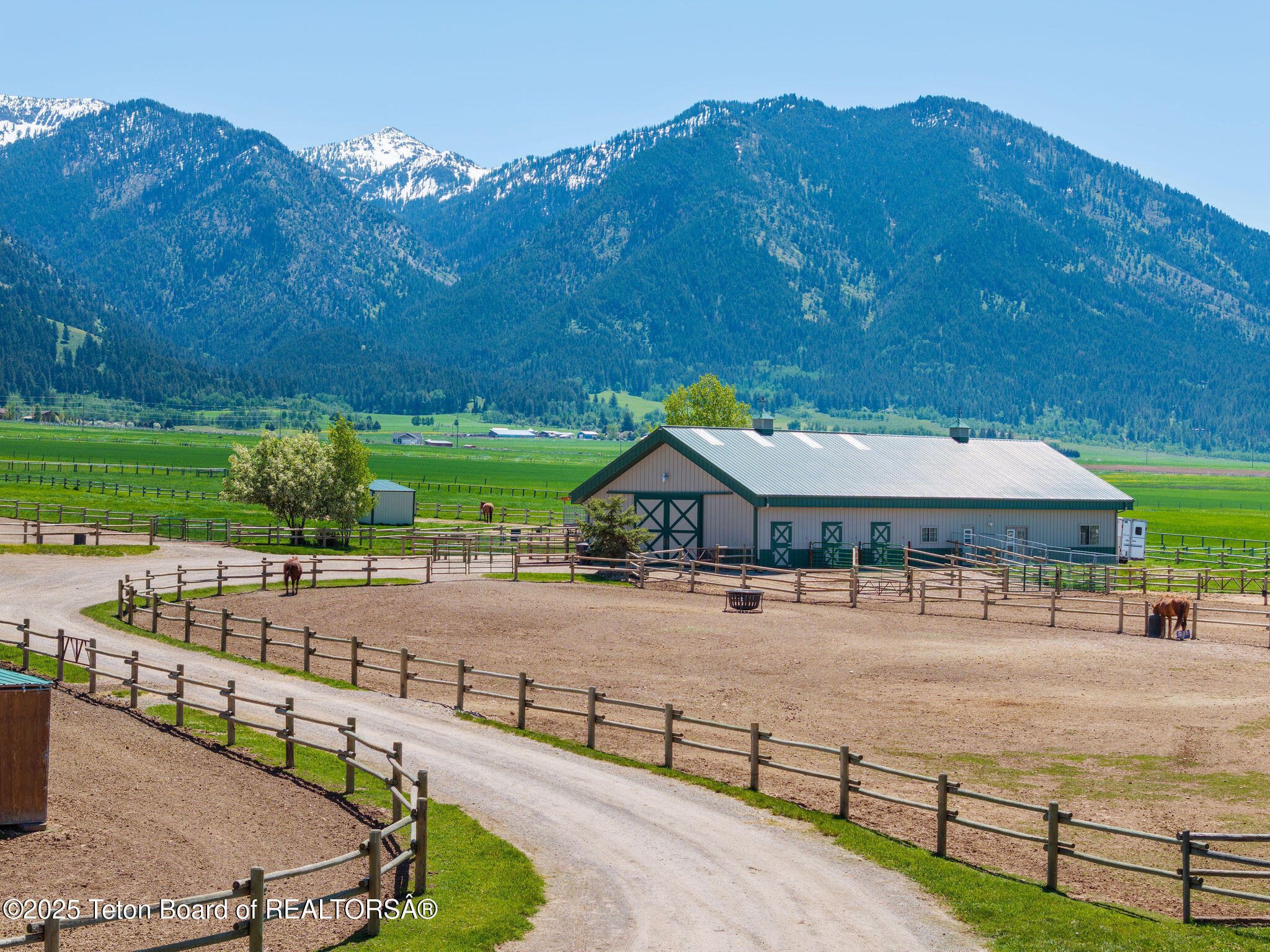 Property Photo: 86 Hawk'S Rest Rd WY 83118