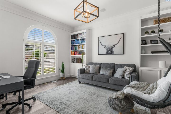 Property Photo: 1614 W 51st Avenue WA 99337