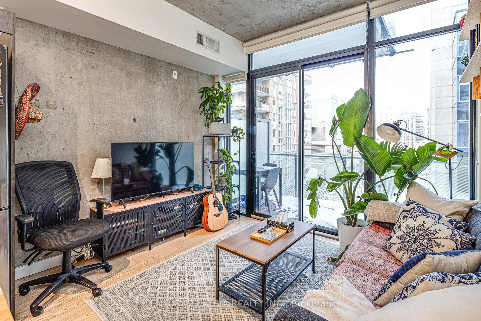 Property Photo: 25 Stafford Street 508 ON M5V 0G3