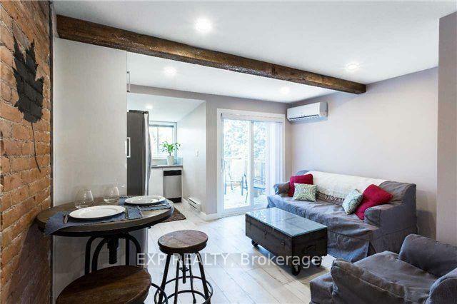 Photo de la propriété: 122 Parkmount Road Upper ON M4J 4V4