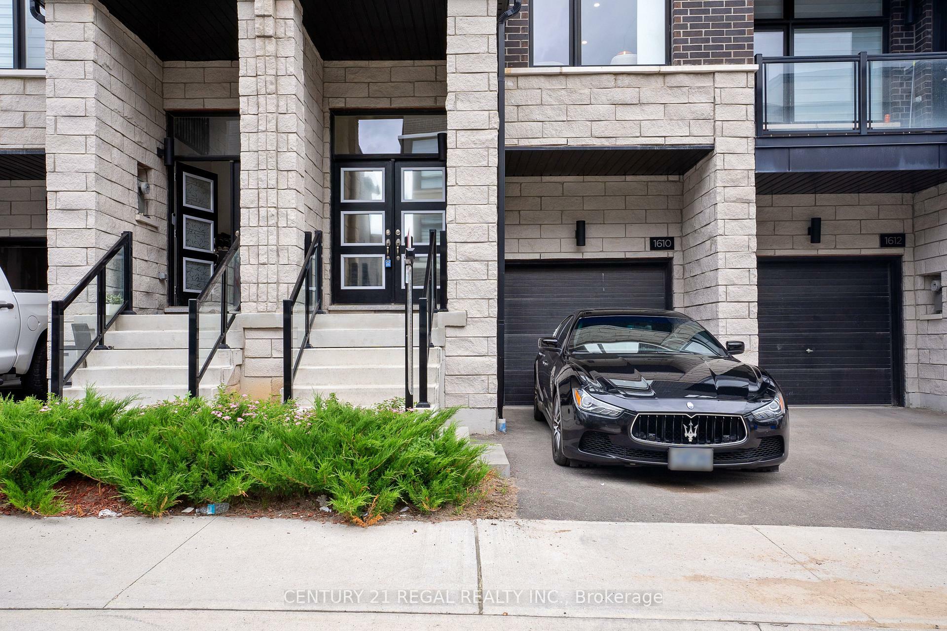 Property Photo: 1610 Moonbeam Glen ON L1X 0H9