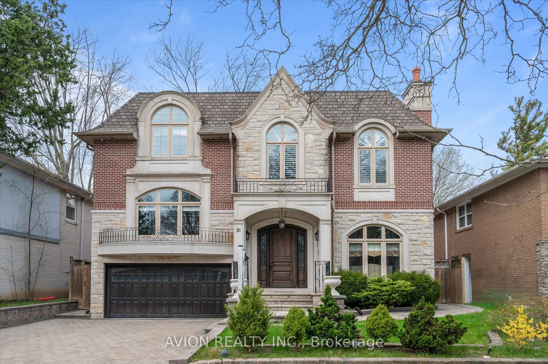 Property Photo: 26 Danville Drive ON M2P 1J1