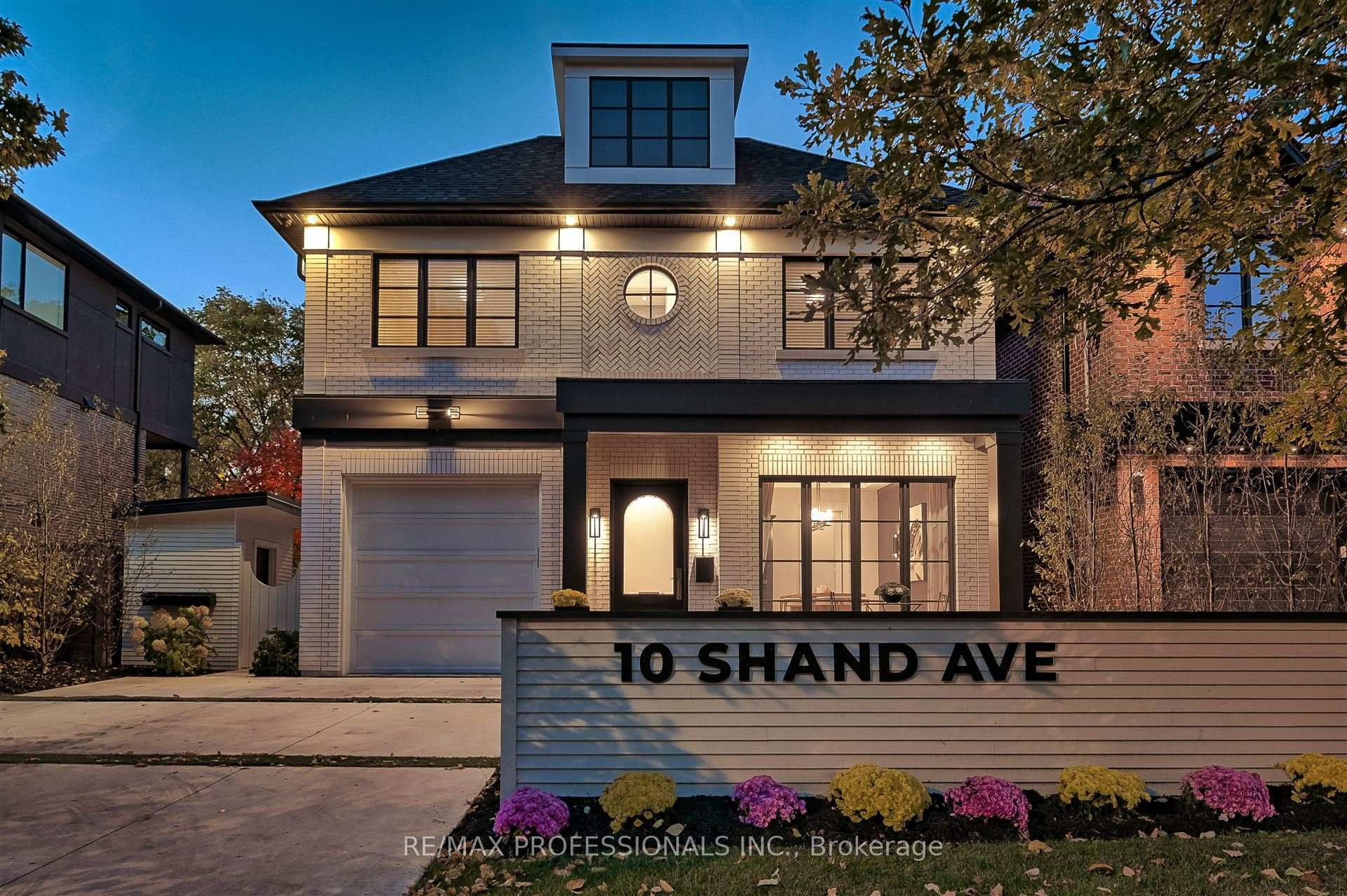Property Photo: 10 Shand Avenue ON M8X 1T5
