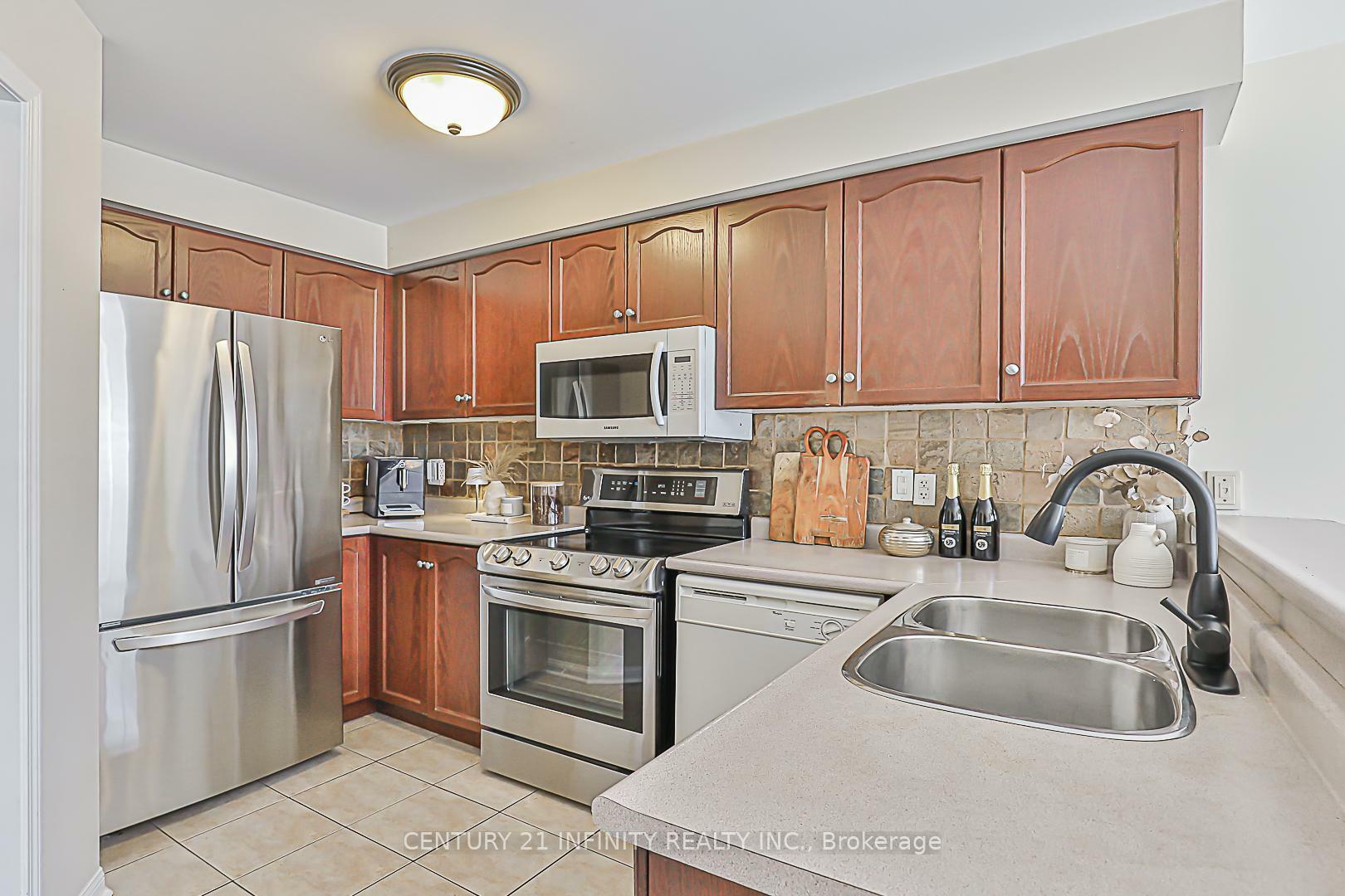 Photo de la propriété: 91 Salmon Way 22 ON L1N 9M9