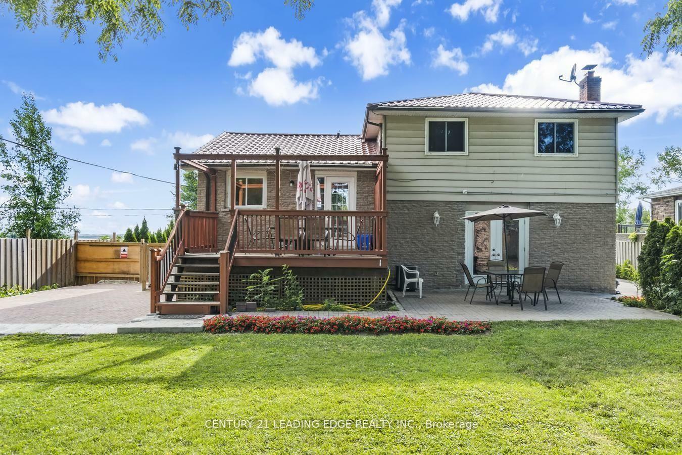 Property Photo: 55 Lake Drive N ON L4P 1A5