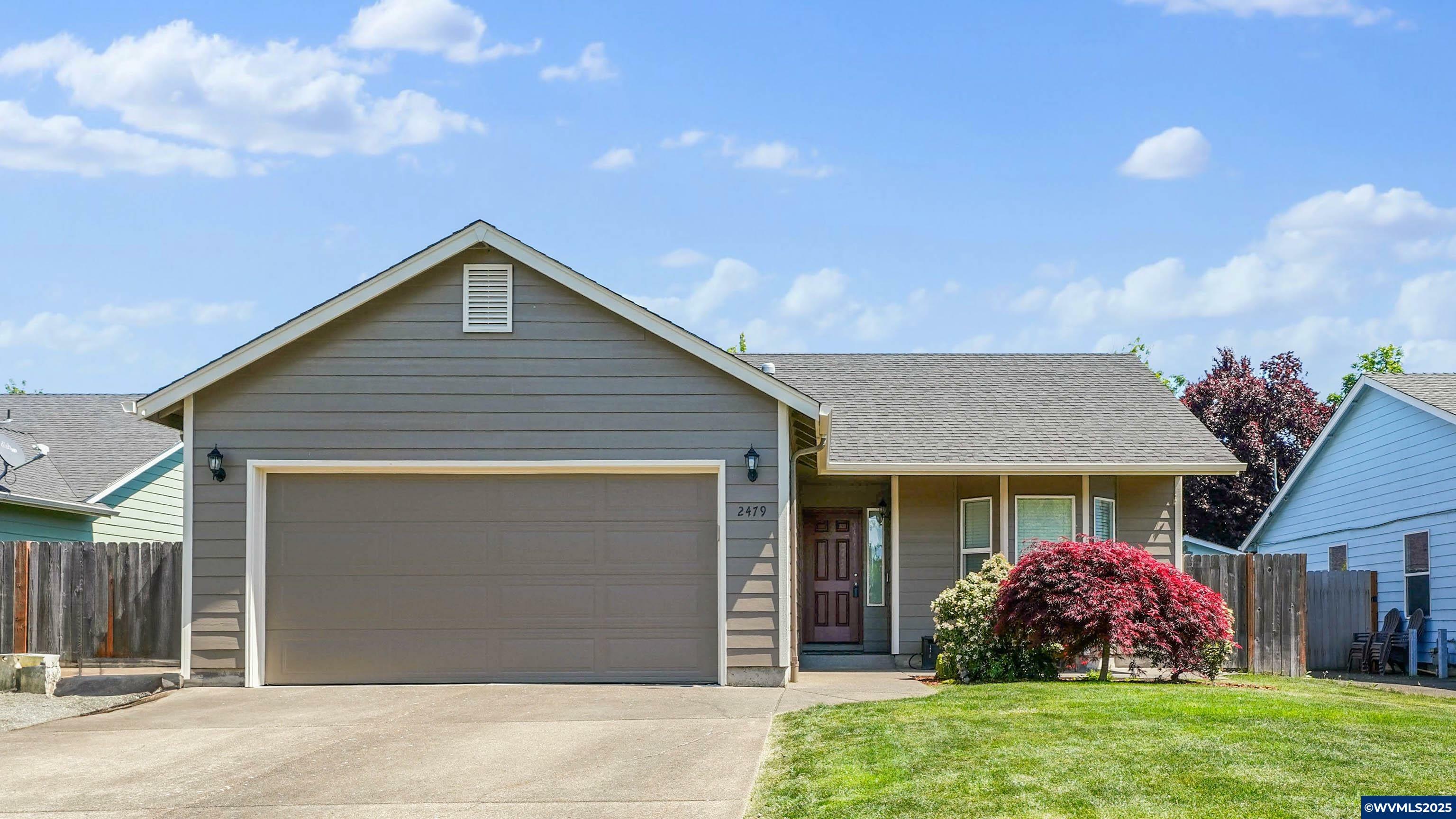 Property Photo: 2479 Bain Ct SE OR 97322