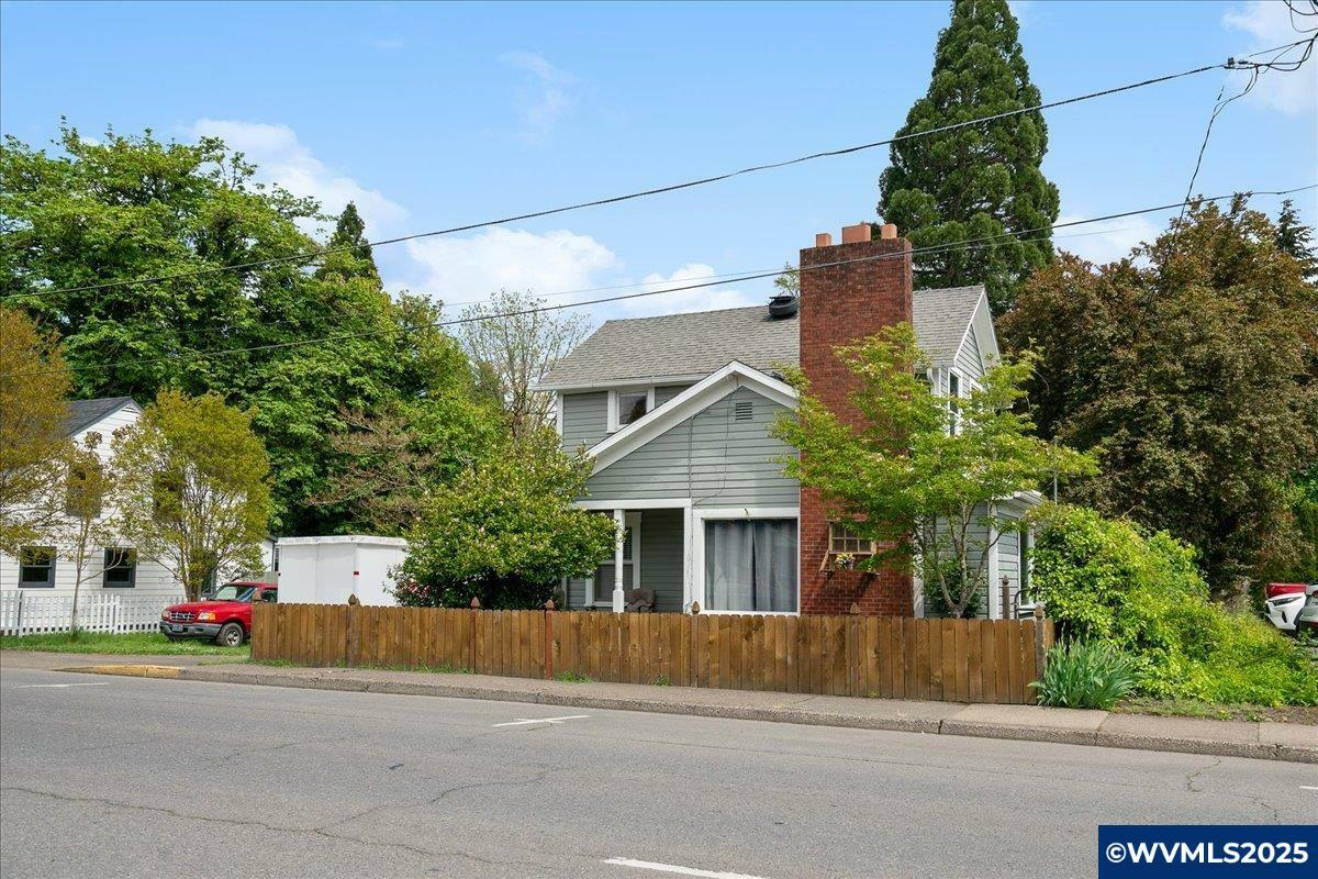 Property Photo: 542 SE Jefferson St OR 97338