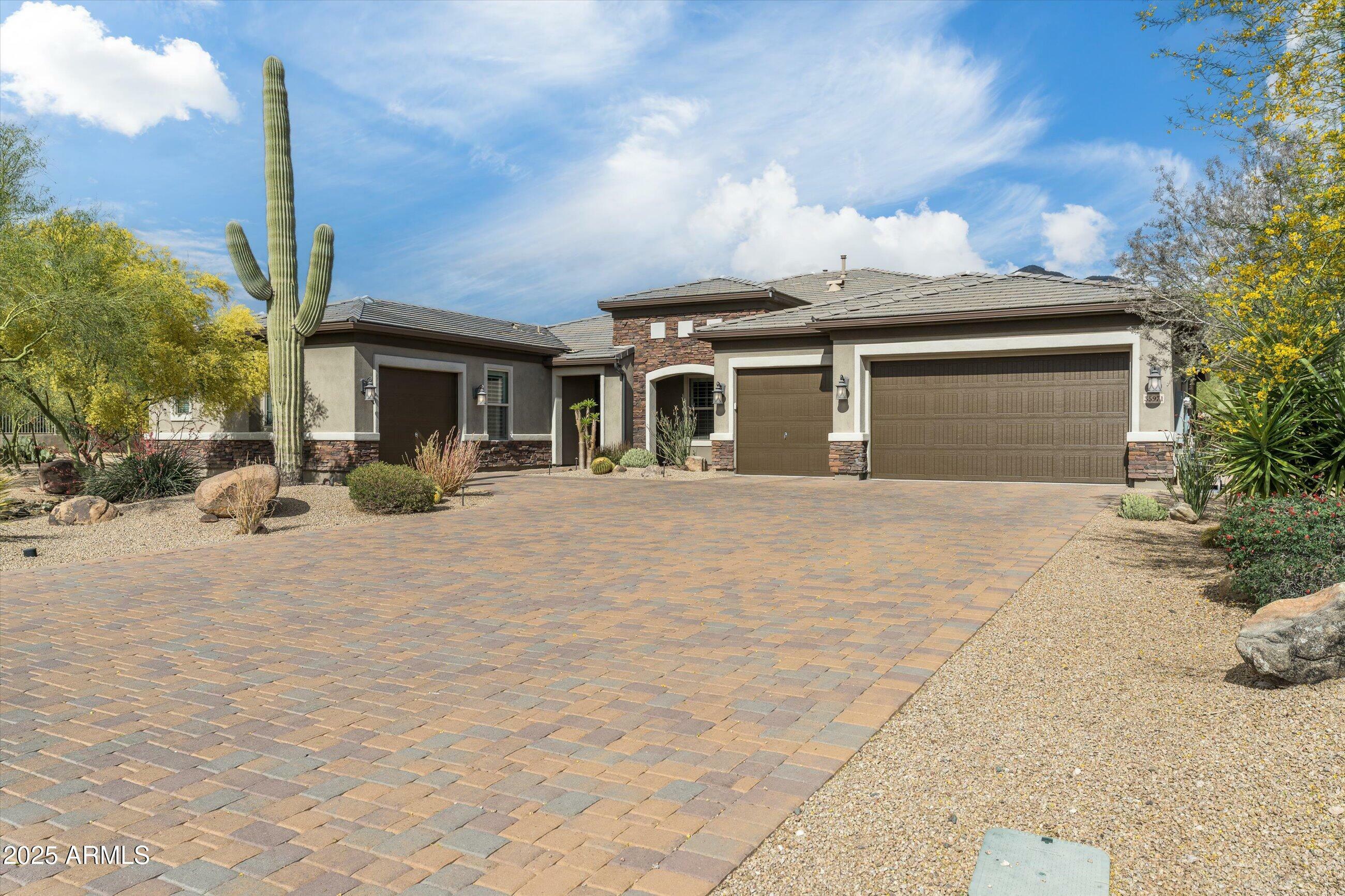 Property Photo: 35971 N Prickley Pear Road AZ 85331