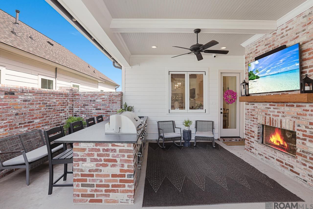 Property Photo:  775 Conway Village Blvd  LA 70737 