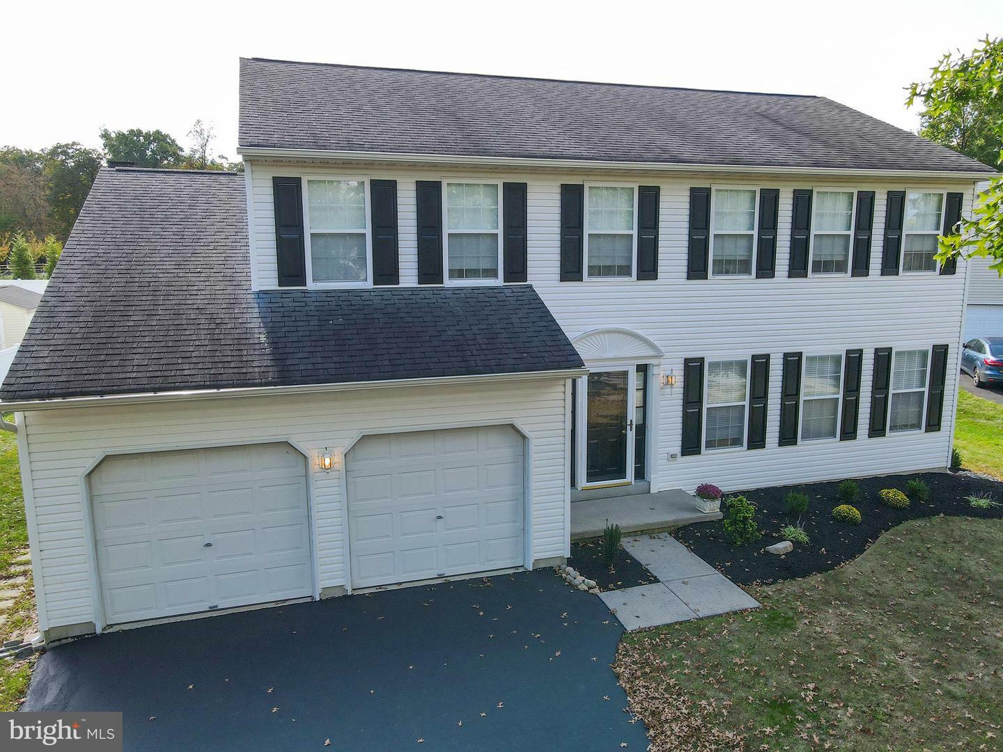 Property Photo: 951 Scarlet Oak Drive PA 18914