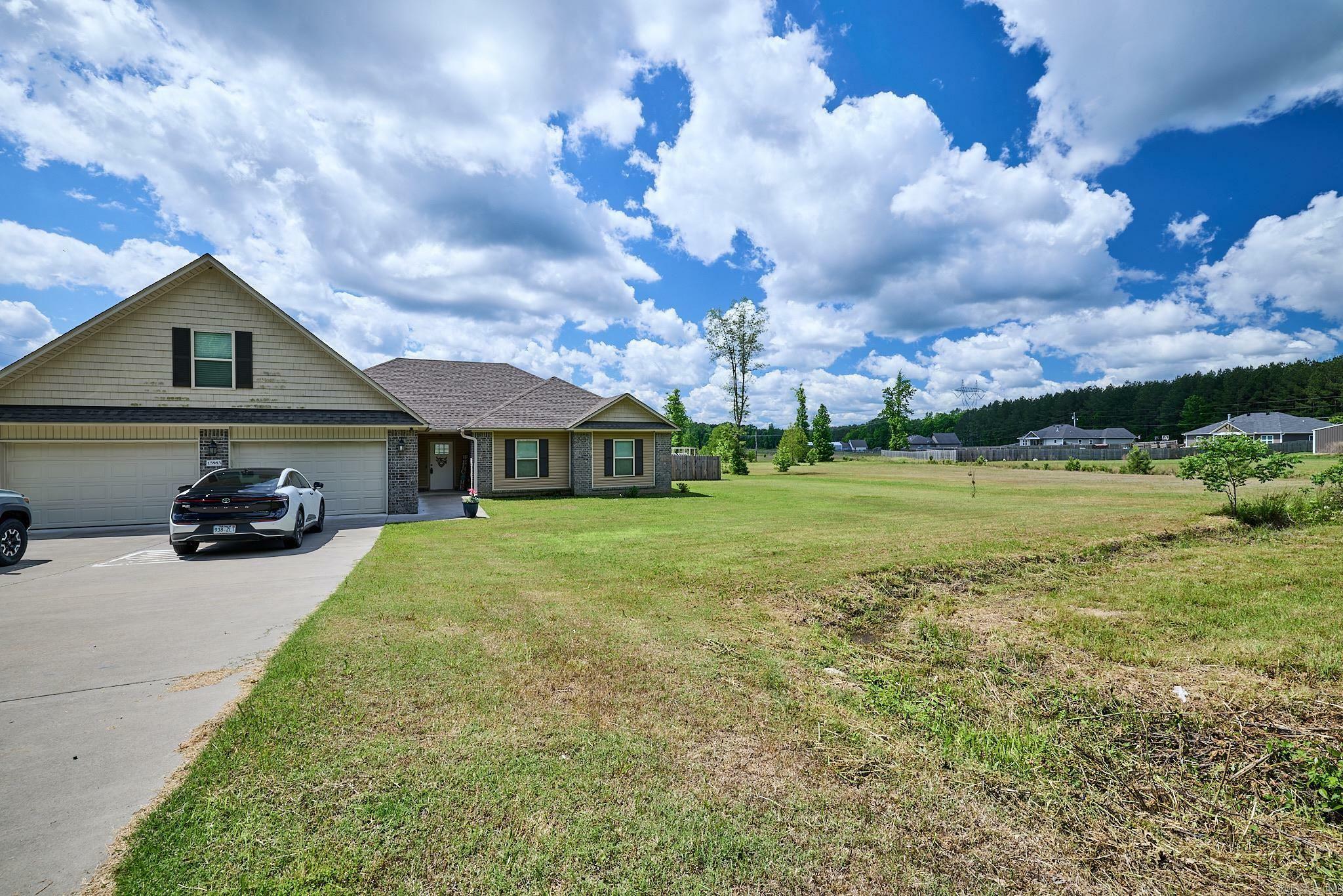 Property Photo: 15983 E Miller Sardis Rd AR 72011