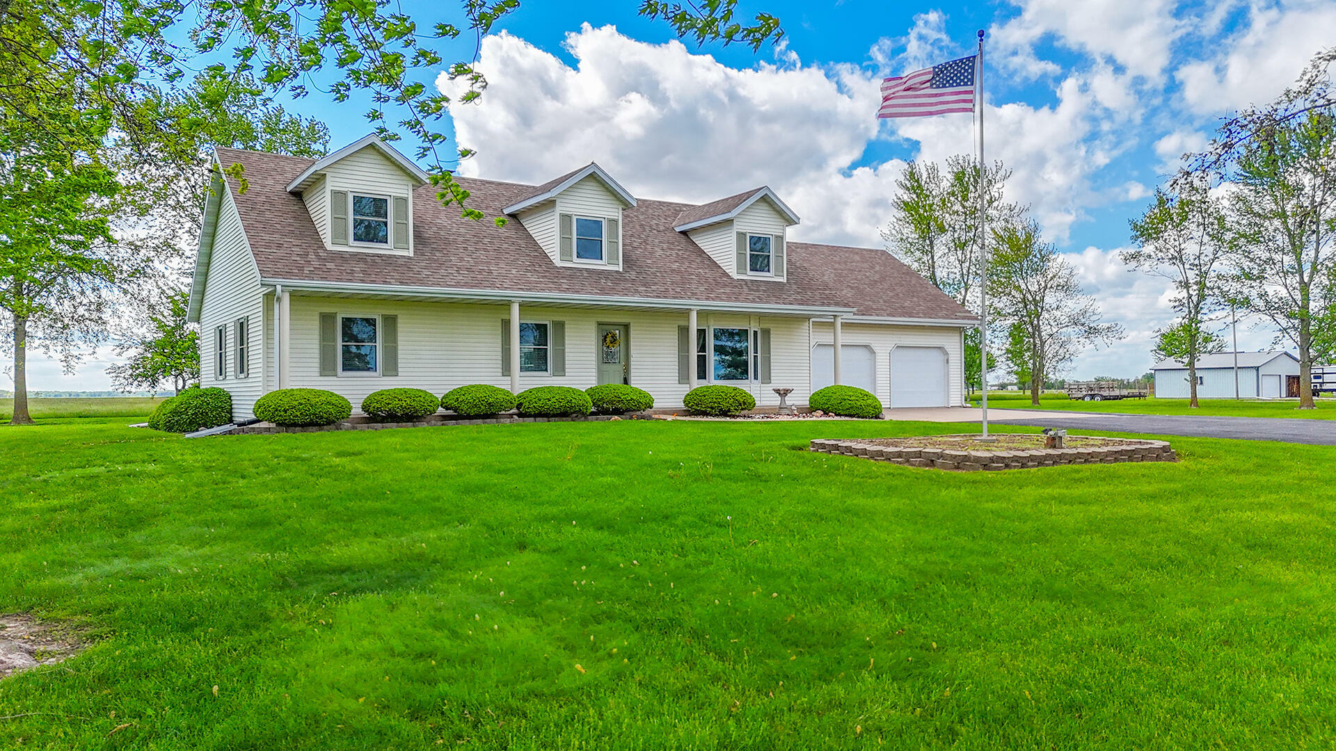 Property Photo: 6887 Hwy Ee MO 65240