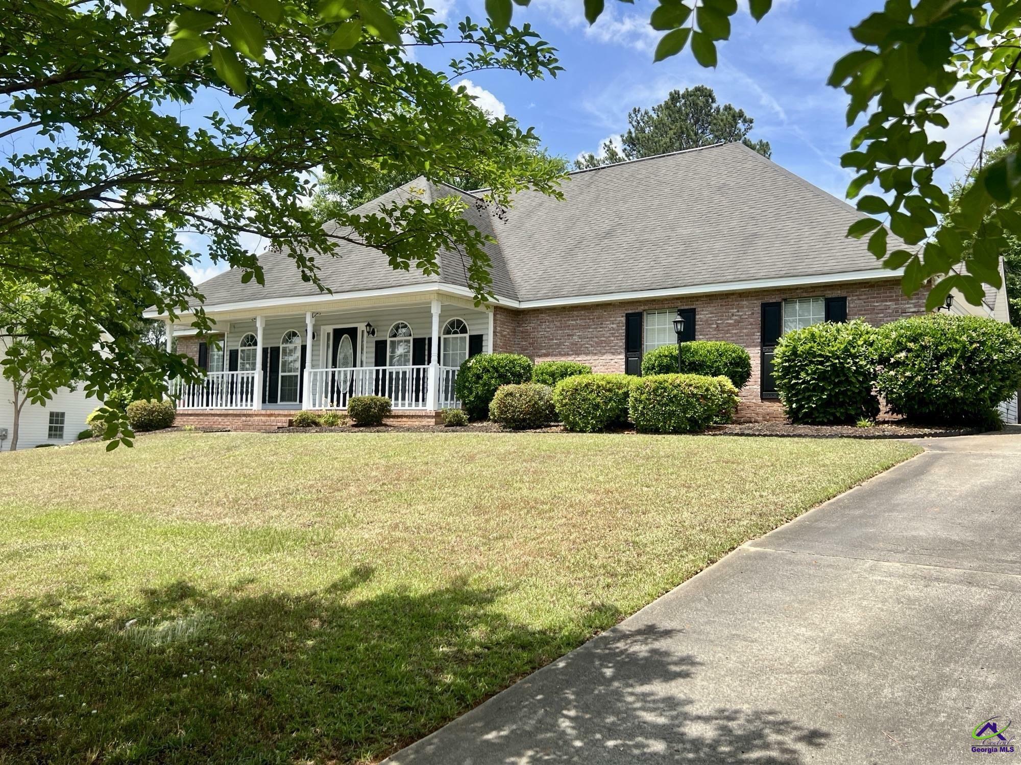 Property Photo: 143 Gleneagle Drive GA 31008