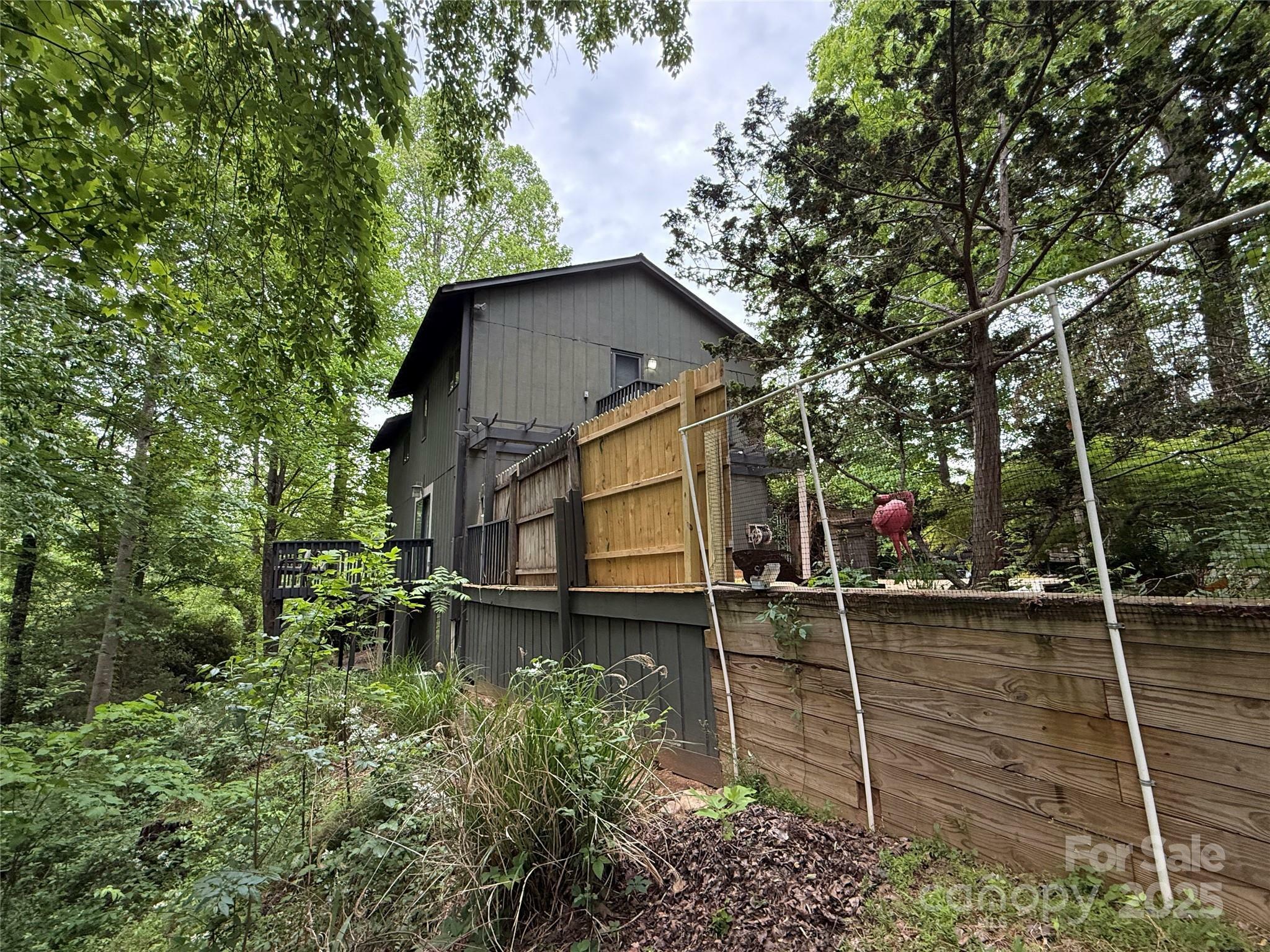 Property Photo: 1507 Ridgewood Drive NC 28697