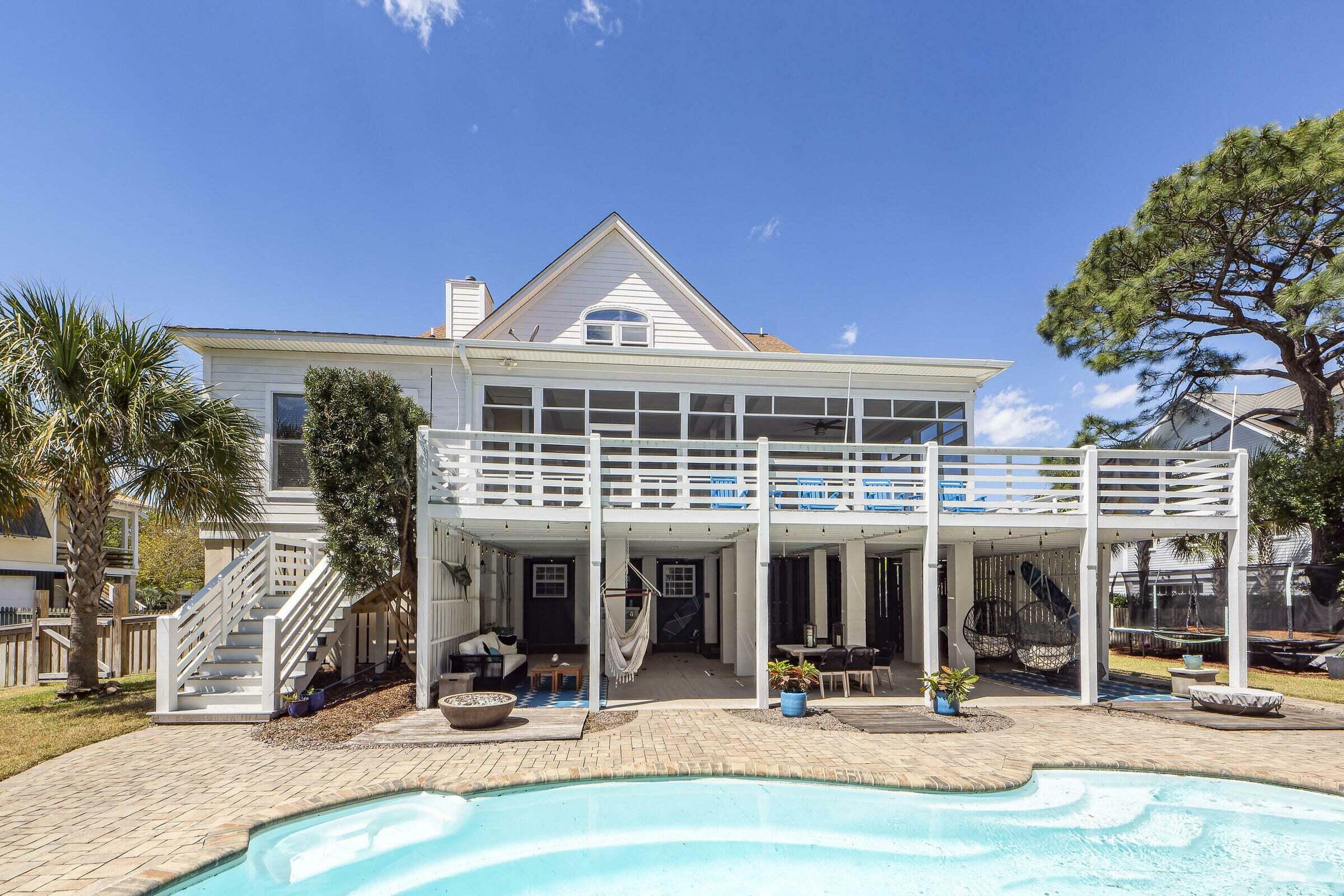 Property Photo: 3013 Middle Street SC 29482