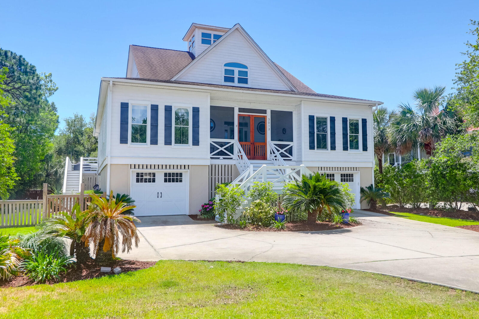 Property Photo: 3013 Middle Street SC 29482