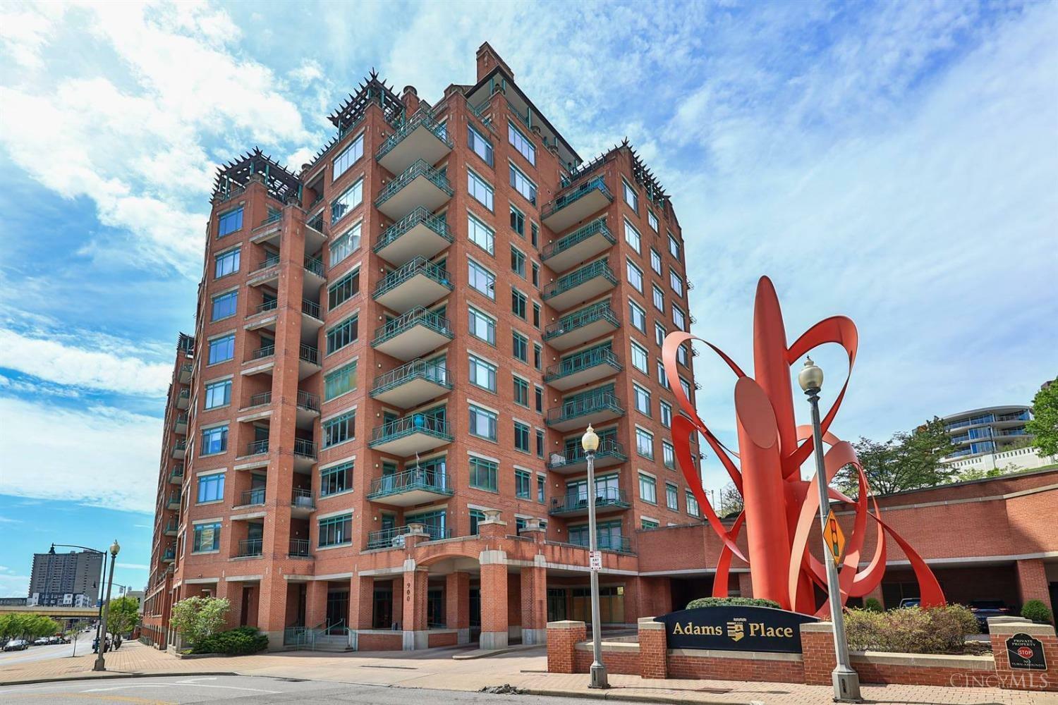 Property Photo: 900 Adams Crossing OH 45202
