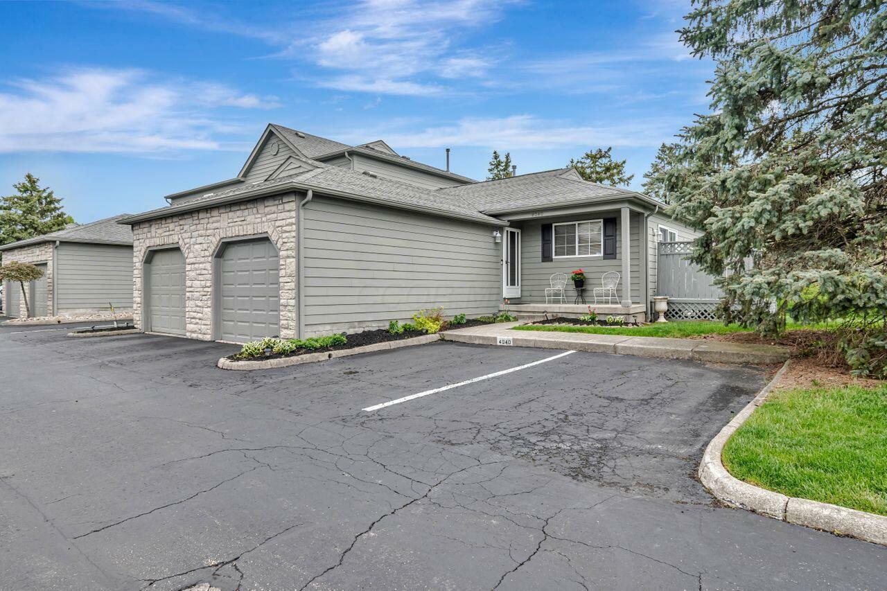 Property Photo: 4040 Parkcove Drive OH 43230