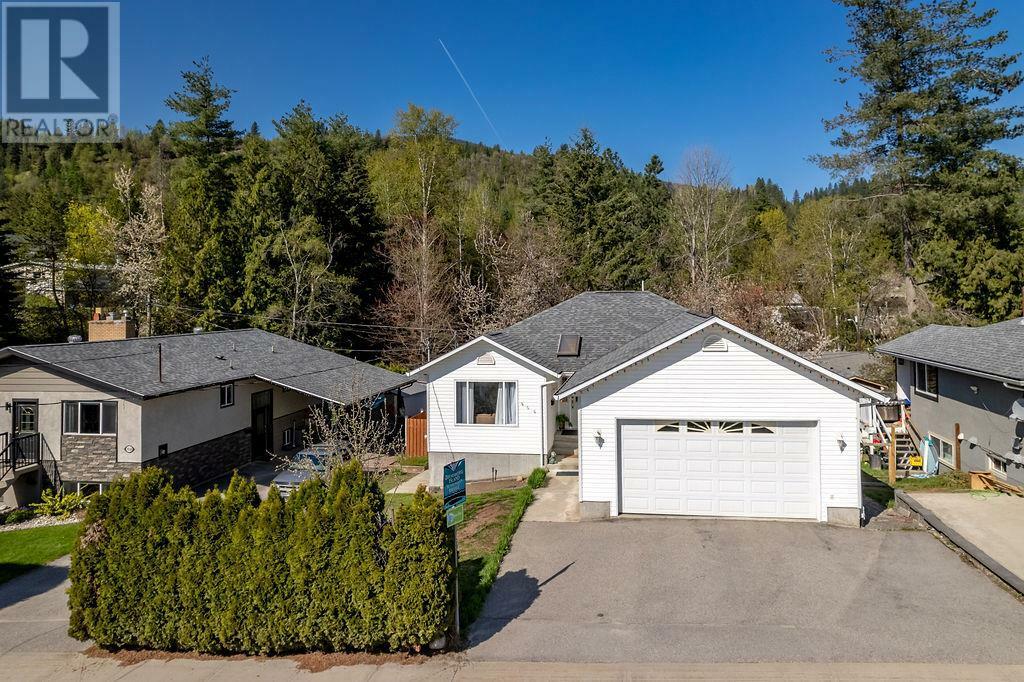 860 7th Avenue  Castlegar BC V1N 1R9 photo