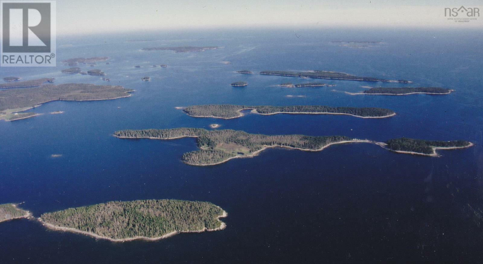 Photo de la propriété:  Hartlings Island  NS B0J 2K0 