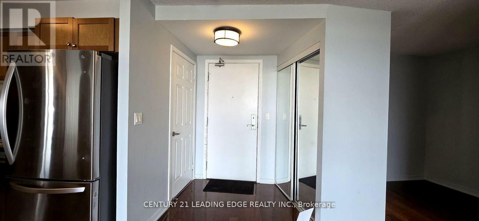 Property Photo: 18 Valley Woods Road Ph204 ON M3A 0A1